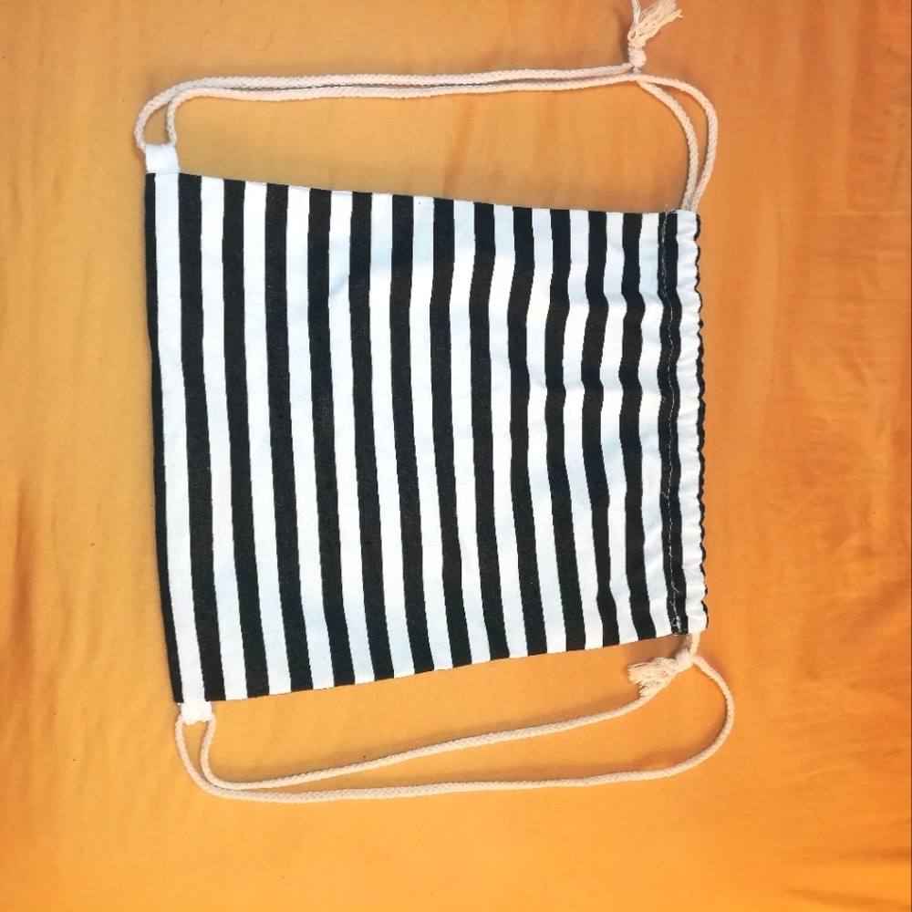 Black and white beach bag